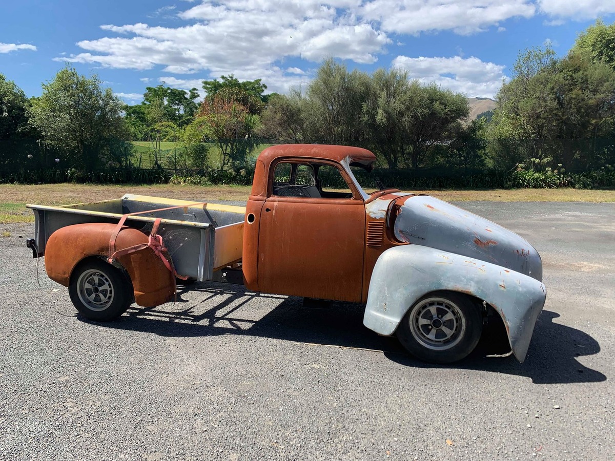 Chevrolet Cab & Tray